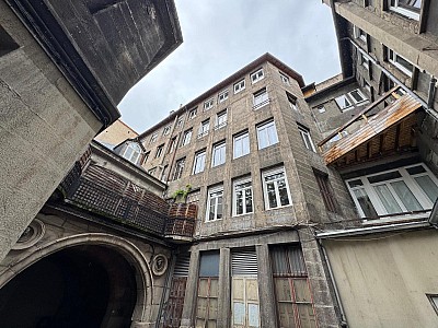 STUDIO A LOUER - ST ETIENNE - 41.25 m2 - 440 € charges comprises par mois