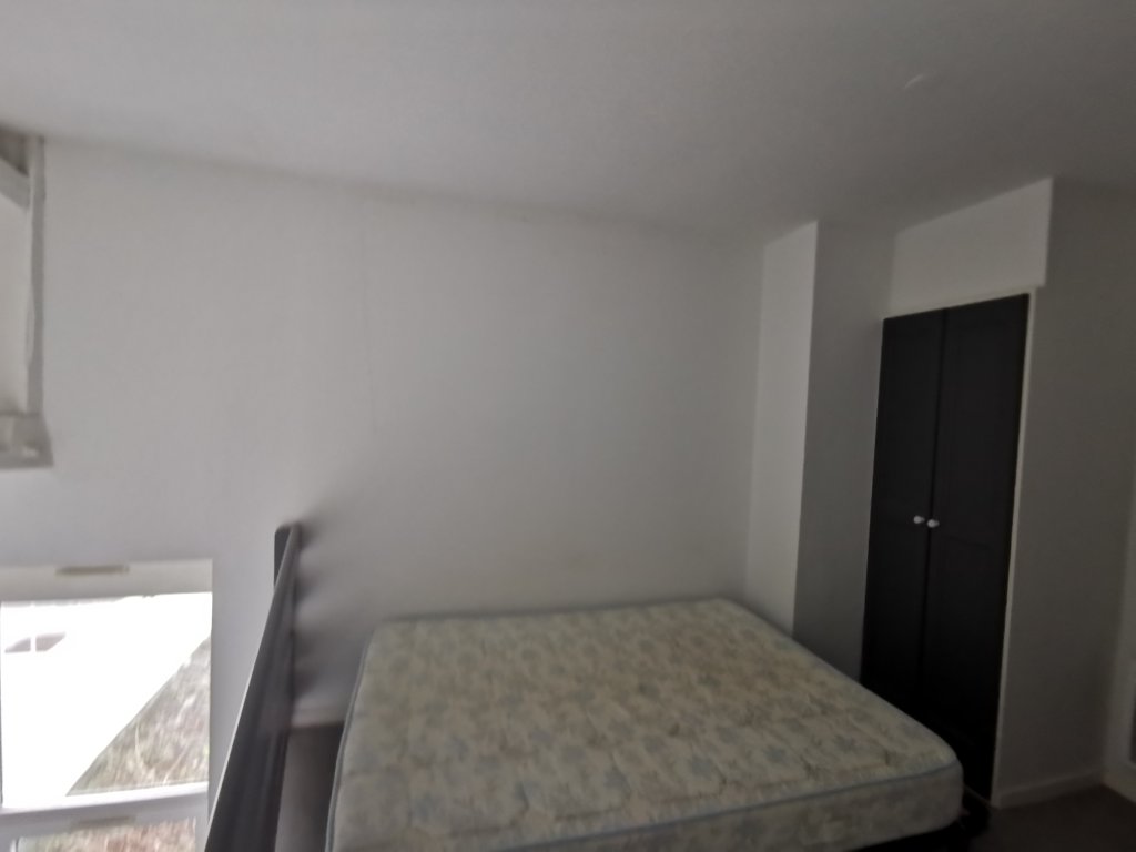STUDIO A LOUER - ST ETIENNE - 26.8 m2 - 365 &euro; charges comprises par mois