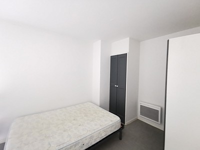 STUDIO A LOUER - ST ETIENNE - 26.8 m2 - 365 € charges comprises par mois