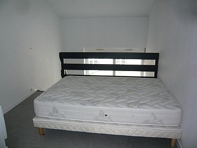 STUDIO A LOUER - ST ETIENNE - 15.37 m2 - 355 € charges comprises par mois