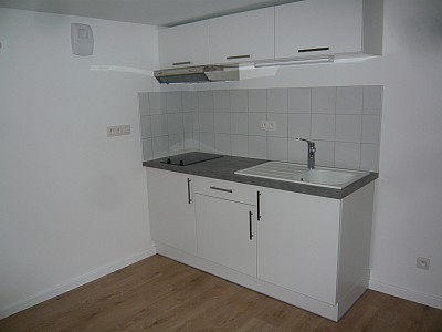 STUDIO A LOUER - ST ETIENNE - 29.45 m2 - 370 € charges comprises par mois