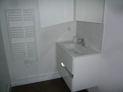 STUDIO A LOUER - ST ETIENNE - 29.45 m2 - 370 € charges comprises par mois