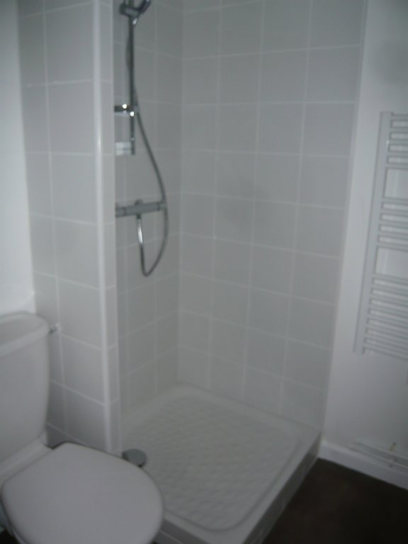 STUDIO A LOUER - ST ETIENNE - 29.45 m2 - 370 &euro; charges comprises par mois