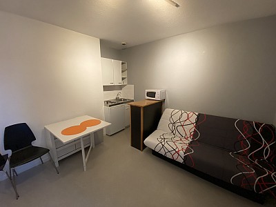 STUDIO A LOUER - ST ETIENNE - 19.8 m2 - 345 € charges comprises par mois