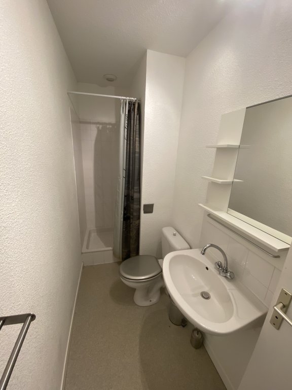 STUDIO A LOUER - ST ETIENNE - 19.8 m2 - 345 &euro; charges comprises par mois