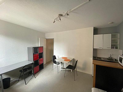 STUDIO A LOUER - ST ETIENNE - 19.8 m2 - 390 € charges comprises par mois