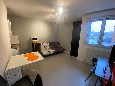 STUDIO A LOUER - ST ETIENNE - 19.8 m2 - 390 € charges comprises par mois