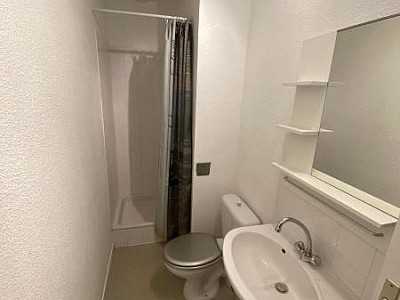 STUDIO A LOUER - ST ETIENNE - 19.8 m2 - 390 € charges comprises par mois
