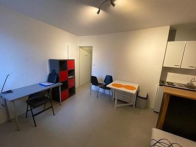 STUDIO A LOUER - ST ETIENNE - 19.8 m2 - 390 € charges comprises par mois