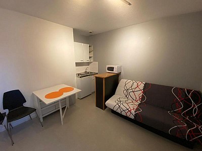 STUDIO A LOUER - ST ETIENNE - 19.8 m2 - 390 € charges comprises par mois