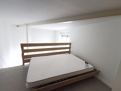 STUDIO A LOUER - ST ETIENNE - 26.97 m2 - 350 € charges comprises par mois