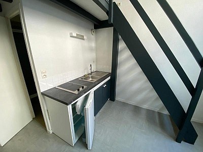 STUDIO A LOUER - ST ETIENNE - 23 m2 - 340 € charges comprises par mois