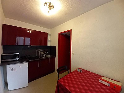 STUDIO A LOUER - ST ETIENNE - 24 m2 - 445 € charges comprises par mois