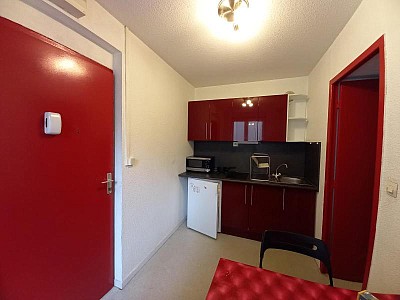 STUDIO A LOUER - ST ETIENNE - 24 m2 - 445 € charges comprises par mois