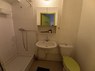STUDIO A LOUER - ST ETIENNE - 24 m2 - 445 € charges comprises par mois