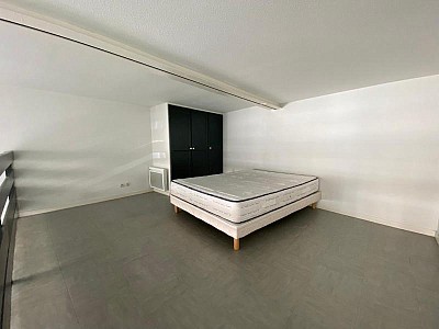 STUDIO A LOUER - ST ETIENNE - 27 m2 - 330 € charges comprises par mois