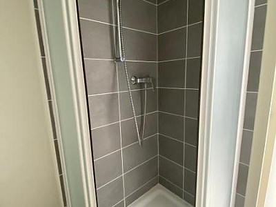 STUDIO A LOUER - ST ETIENNE - 27 m2 - 330 € charges comprises par mois