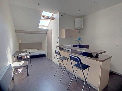 STUDIO A LOUER - ST ETIENNE - 22.03 m2 - 350 € charges comprises par mois