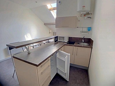 STUDIO A LOUER - ST ETIENNE - 22.03 m2 - 350 € charges comprises par mois