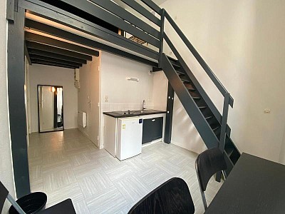 STUDIO A LOUER - ST ETIENNE - 23.19 m2 - 330 € charges comprises par mois