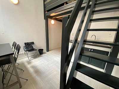 STUDIO A LOUER - ST ETIENNE - 23.19 m2 - 330 € charges comprises par mois
