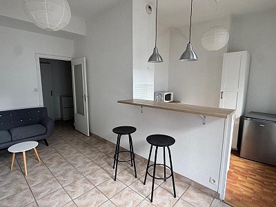 STUDIO A LOUER - ST ETIENNE - 31 m2 - 395 € charges comprises par mois