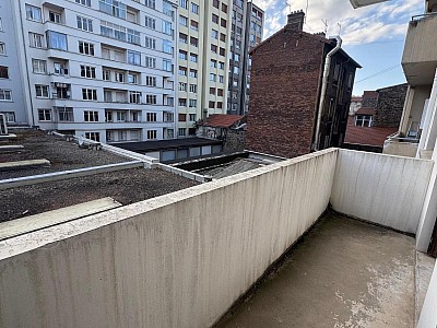 STUDIO A LOUER - ST ETIENNE - 31 m2 - 395 € charges comprises par mois