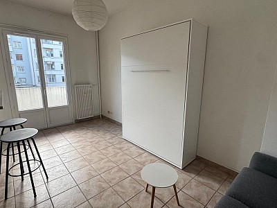 STUDIO A LOUER - ST ETIENNE - 31 m2 - 395 € charges comprises par mois
