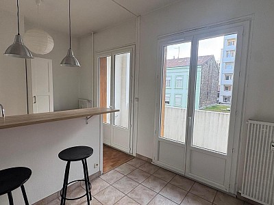 STUDIO A LOUER - ST ETIENNE - 31 m2 - 395 € charges comprises par mois