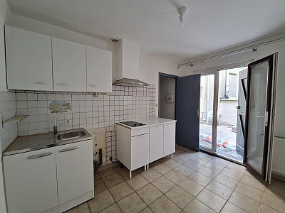 STUDIO A LOUER - ST ETIENNE - 24.2 m2 - 305 € charges comprises par mois