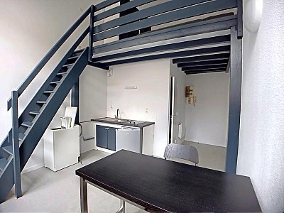 STUDIO A LOUER - ST ETIENNE - 26.31 m2 - 367 € charges comprises par mois