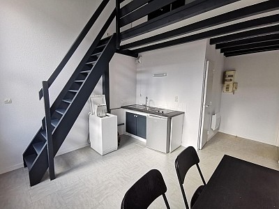 STUDIO A LOUER - ST ETIENNE - 26.31 m2 - 367 € charges comprises par mois