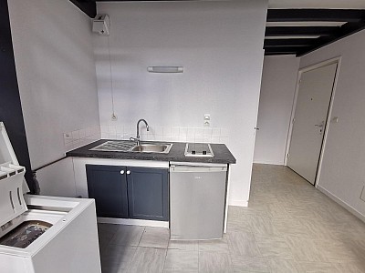 STUDIO A LOUER - ST ETIENNE - 26.31 m2 - 367 € charges comprises par mois