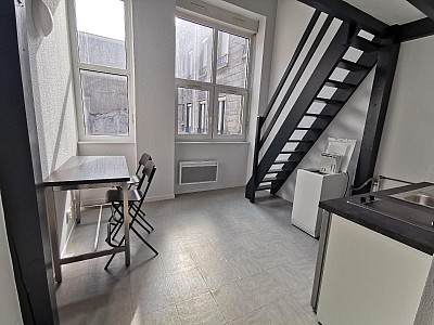 STUDIO A LOUER - ST ETIENNE - 26.31 m2 - 367 € charges comprises par mois