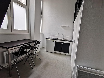 STUDIO A LOUER - ST ETIENNE - 27 m2 - 340 € charges comprises par mois