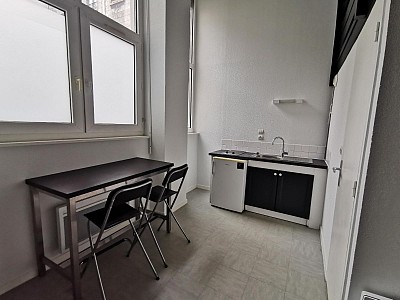 STUDIO A LOUER - ST ETIENNE - 27 m2 - 340 € charges comprises par mois