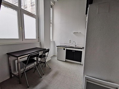 STUDIO A LOUER - ST ETIENNE - 27 m2 - 340 € charges comprises par mois