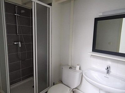 STUDIO A LOUER - ST ETIENNE - 27 m2 - 340 € charges comprises par mois