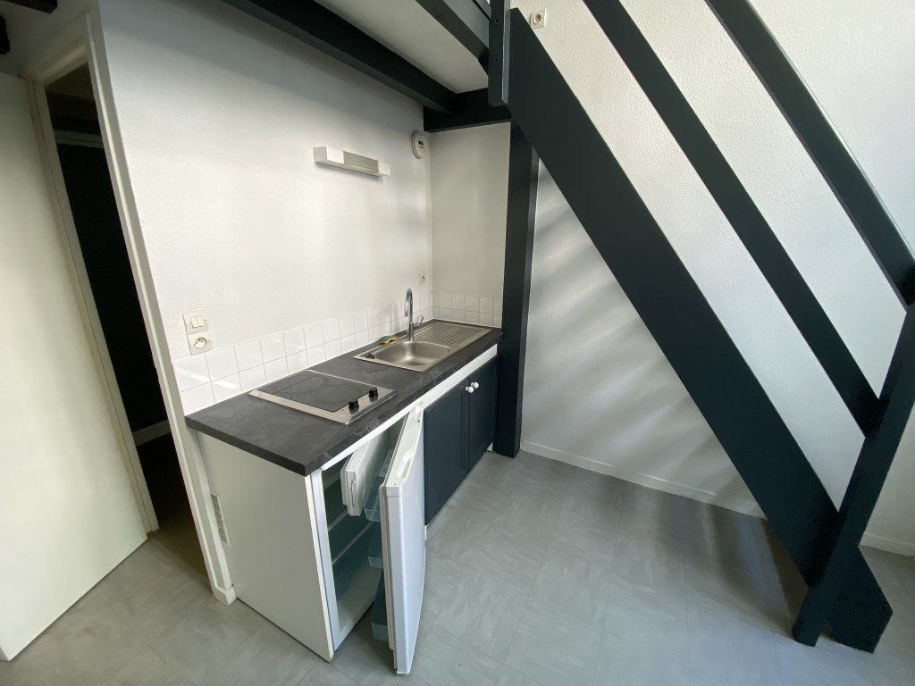 STUDIO A LOUER - ST ETIENNE - 26.39 m2 - 340 &euro; charges comprises par mois