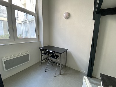 STUDIO A LOUER - ST ETIENNE - 26.39 m2 - 340 € charges comprises par mois