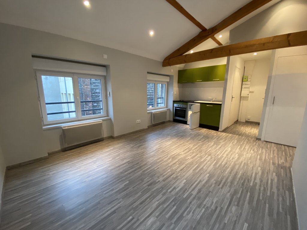 STUDIO A LOUER - ST ETIENNE - 23.28 m2 - 398 &euro; charges comprises par mois