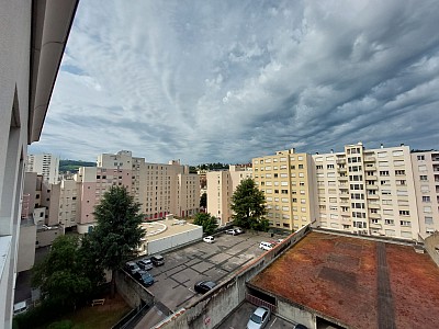 STUDIO A LOUER - ST ETIENNE - 19.88 m2 - 360 € charges comprises par mois
