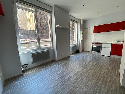 STUDIO A LOUER - ST ETIENNE - 18.9 m2 - 340 € charges comprises par mois