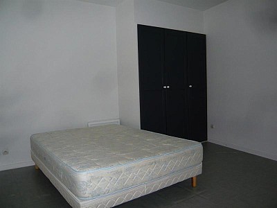 STUDIO A LOUER - ST ETIENNE - 23.83 m2 - 330 € charges comprises par mois