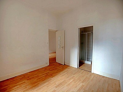 STUDIO A LOUER - ST ETIENNE - 35.55 m2 - 295 € charges comprises par mois