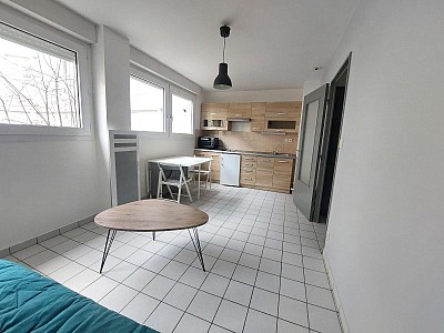 STUDIO A LOUER - ST ETIENNE - 23.87 m2 - 340 € charges comprises par mois