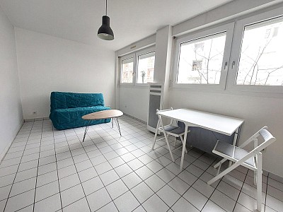 STUDIO A LOUER - ST ETIENNE - 23.87 m2 - 340 € charges comprises par mois