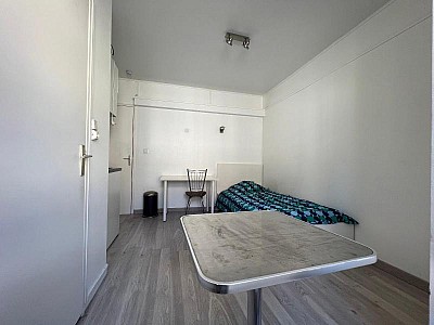 STUDIO A VENDRE - ST ETIENNE - 14 m2 - 26 000 €