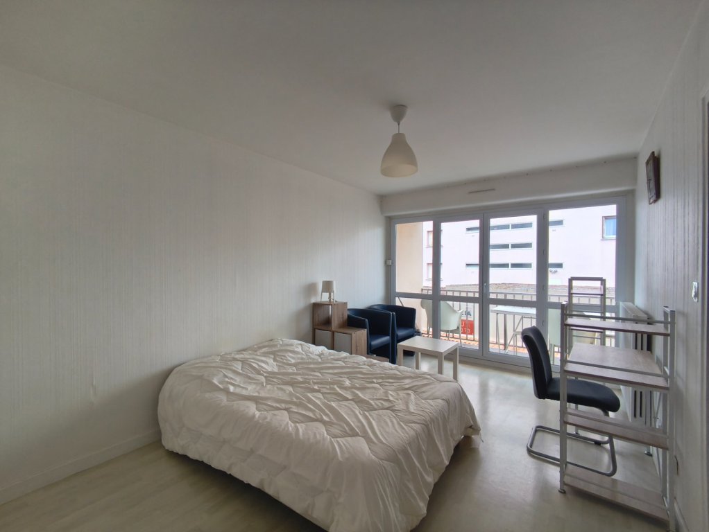 APPARTEMENT T1 A LOUER - ST ETIENNE MONTPLAISIR - 30.85 m2 - 390 &euro; charges comprises par mois