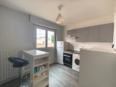 APPARTEMENT T1 A LOUER - ST ETIENNE MONTPLAISIR - 30.85 m2 - 390 € charges comprises par mois